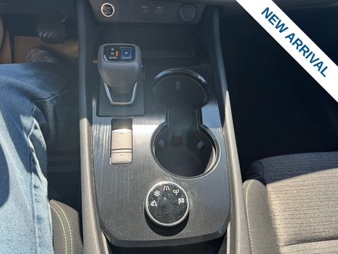 Used 2022 Nissan Rogue SV image 27