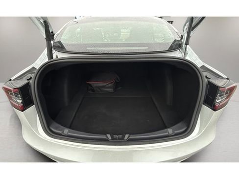 Used 2023 Tesla Model 3 Standard Range image 32