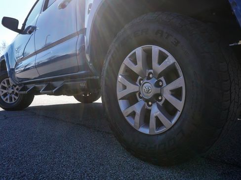 Used 2019 Toyota Tacoma SR5 image 31