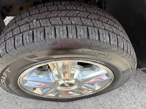 Used 2010 Chevrolet Suburban LTZ AWD/4WD image 10