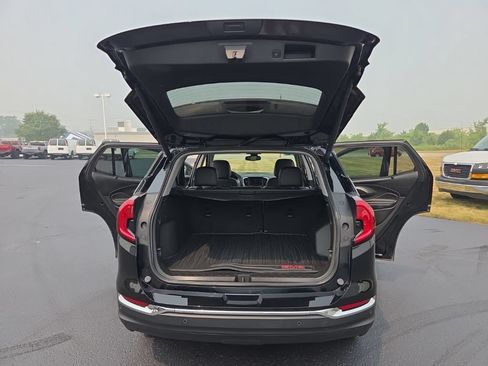 Used 2022 GMC Terrain SLT w/ Infotainment Package II AWD/4WD image 22