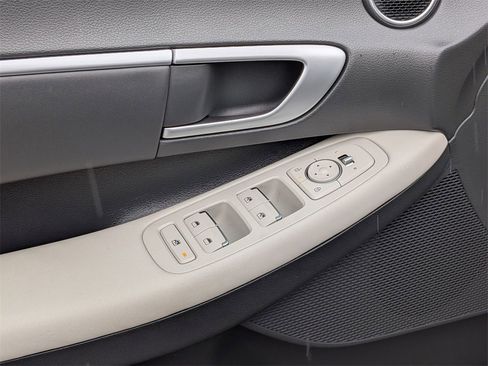 Used 2025 Hyundai Sonata SEL image 13