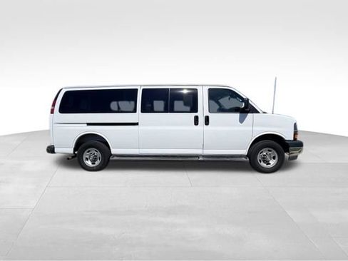 Used 2025 Chevrolet Express 3500 LT w/ LT Preferred Equipment Group RWD image 5
