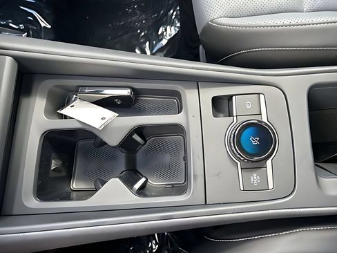 New 2026 Volkswagen Tiguan SE AWD/4WD image 33
