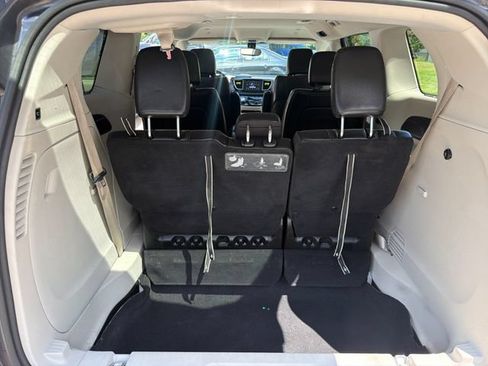 Used 2020 Chrysler Pacifica Touring-L FWD image 23