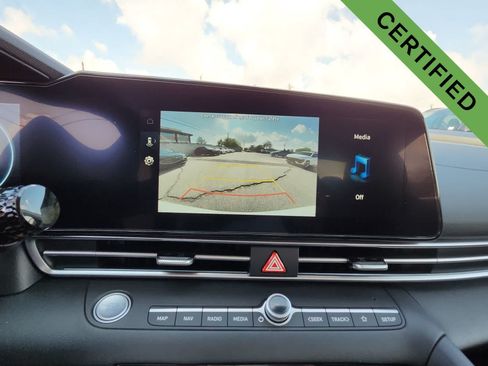 Used 2025 Hyundai Elantra SEL FWD image 24