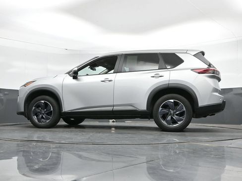 Used 2024 Nissan Rogue SV FWD image 46
