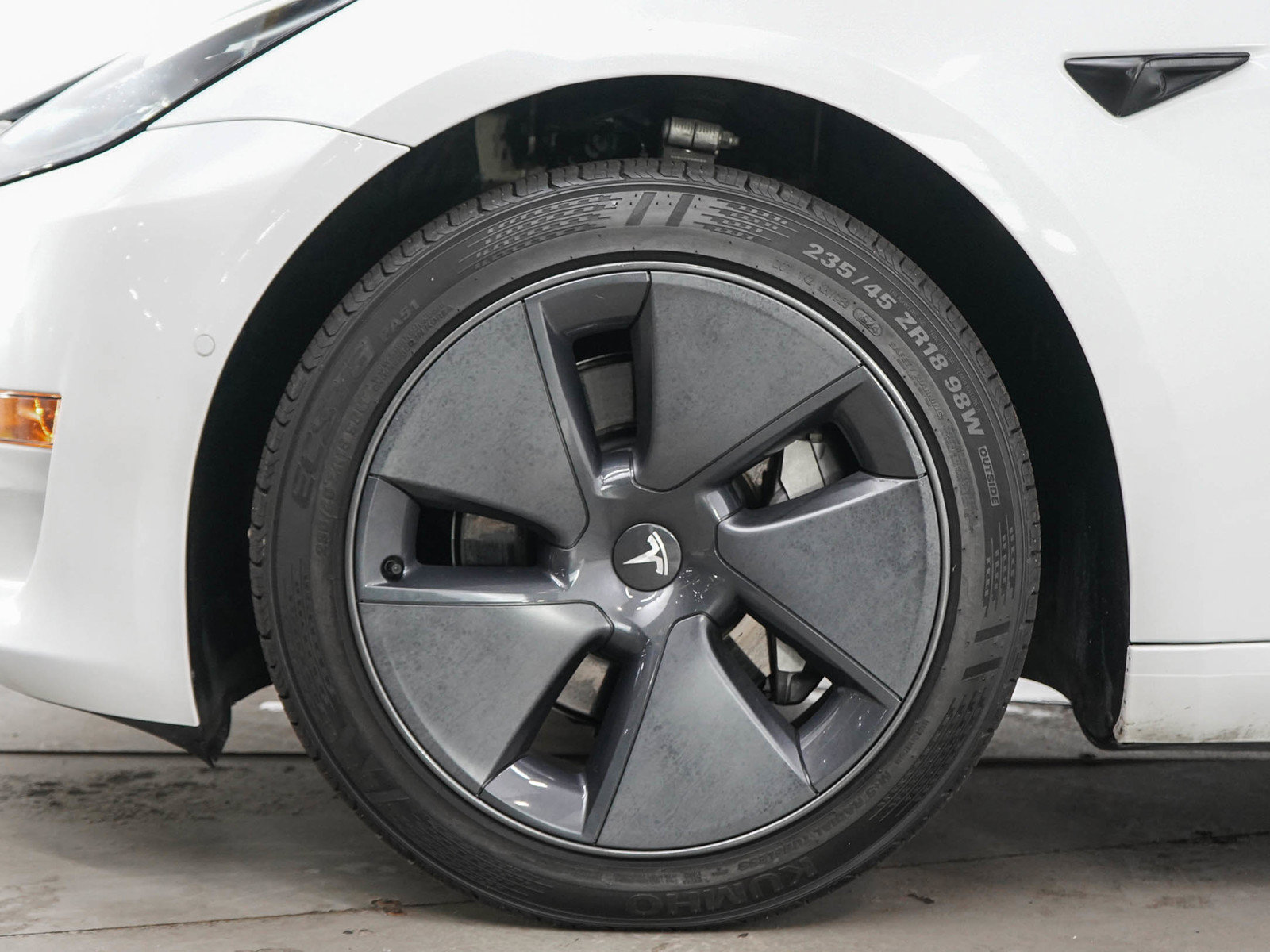 Used 2022 Tesla Model 3 Long Range AWD/4WD image 29