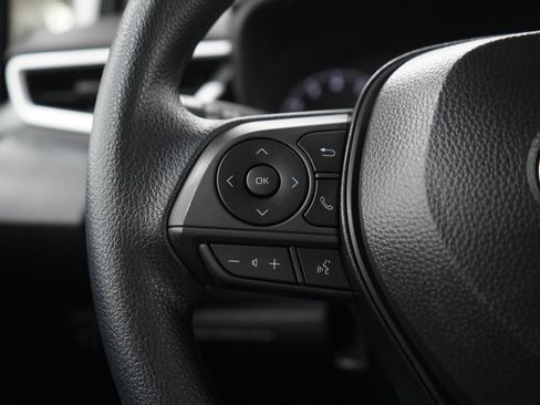 Used 2025 Toyota Corolla LE image 24