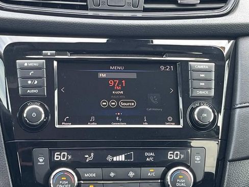 Used 2019 Nissan Rogue SV FWD image 16