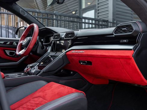 Used 2022 Lamborghini Urus image 43