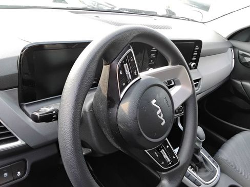 Used 2024 Kia Seltos LX AWD/4WD image 7