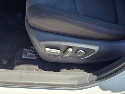 Used 2025 Toyota RAV4 XLE AWD/4WD image 17