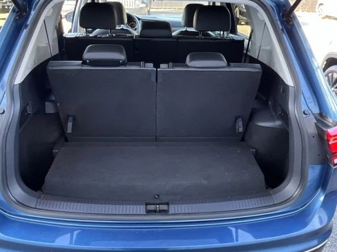 Used 2020 Volkswagen Tiguan SE w/ Panoramic Sunroof Package image 19
