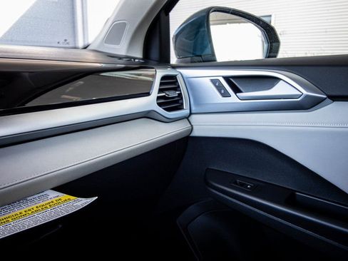 New 2026 Volkswagen Taos SE image 44