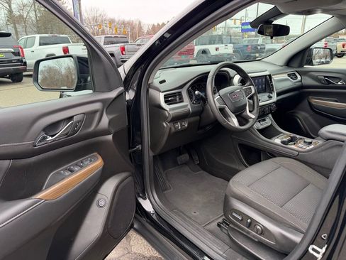 Used 2023 GMC Acadia SLE w/ Driver Convenience Package image 19