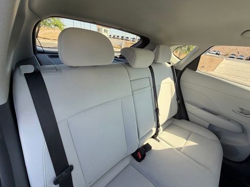 Used 2025 Hyundai Kona SEL AWD/4WD image 16