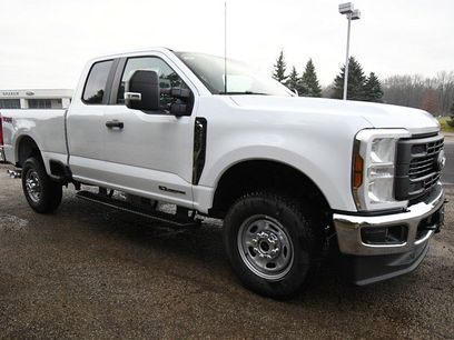 New 2026 Ford F350 XL w/ FX4 Off-Road Package