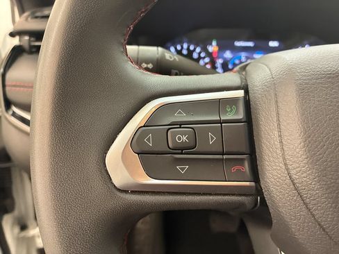 Used 2025 Jeep Compass Trailhawk AWD/4WD image 26