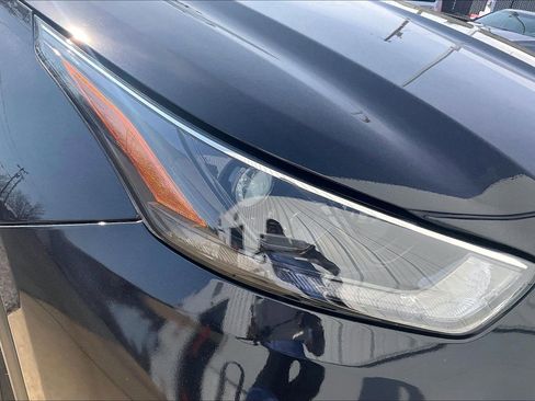 Used 2023 Toyota Highlander XLE image 33