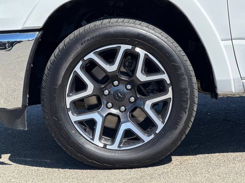 Used 2025 RAM 1500 Laramie AWD/4WD image 11