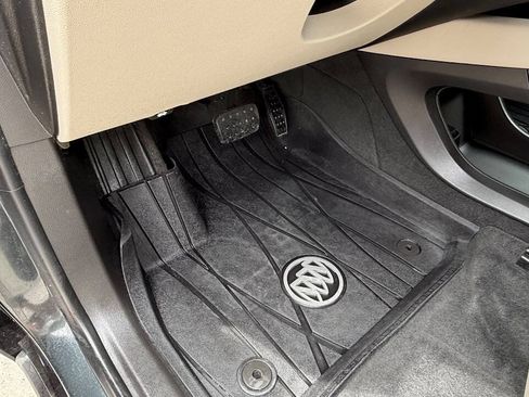 Used 2019 Buick Enclave Essence FWD image 41