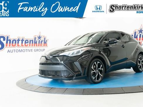 Used 2021 Toyota C-HR XLE FWD image 1