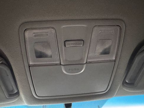 Used 2015 Hyundai Elantra Limited image 23