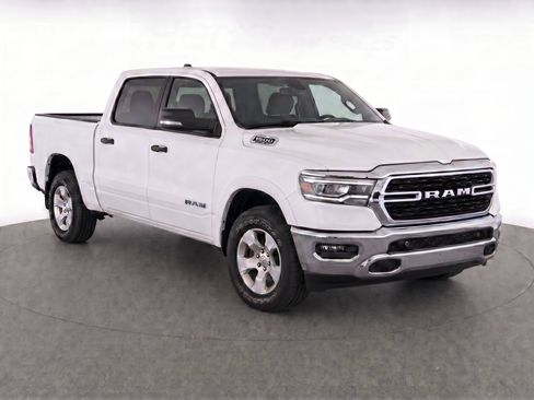 Used 2025 RAM 1500 Big Horn AWD/4WD image 2