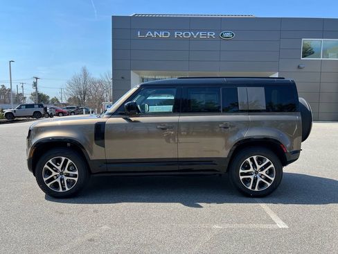 New 2026 Land Rover Defender 110 X-Dynamic SE image 2