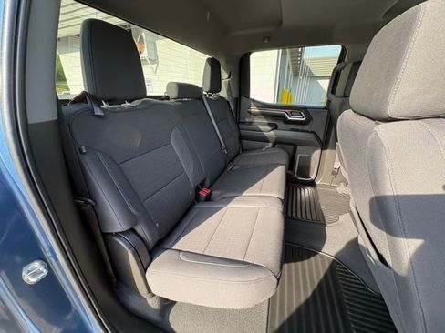 Used 2024 Chevrolet Silverado 1500 LT AWD/4WD image 32