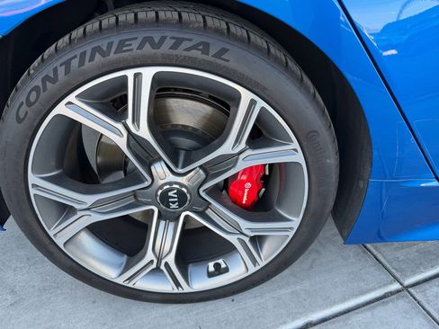 Used 2018 Kia Stinger GT1 w/ Paint Protection Package image 27