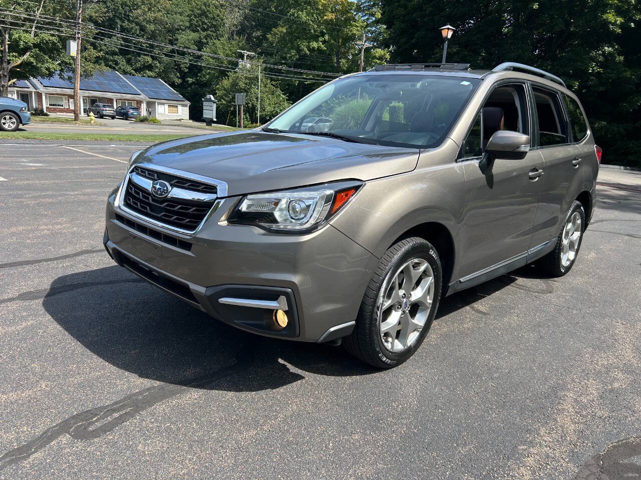 Used 2017 Subaru Forester 2.5i Touring AWD/4WD image 1