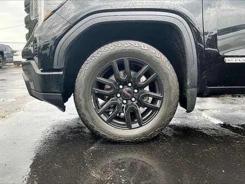 Used 2024 GMC Sierra 1500 Elevation AWD/4WD image 2