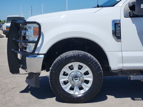 Used 2022 Ford F250 XL w/ STX Appearance Package AWD/4WD image 9