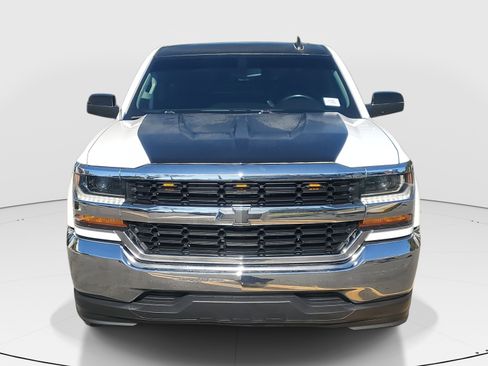 Used 2018 Chevrolet Silverado 1500 LT image 2
