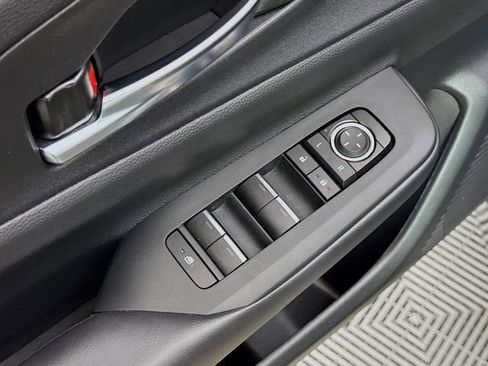 Used 2024 Toyota Prius Prime Premium w/ Advanced Technology Package image 18