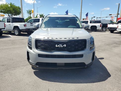 Used 2022 Kia Telluride EX w/ EX Premium Package AWD/4WD image 2