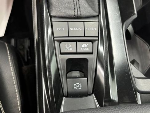 Used 2025 Toyota Camry SE FWD image 28