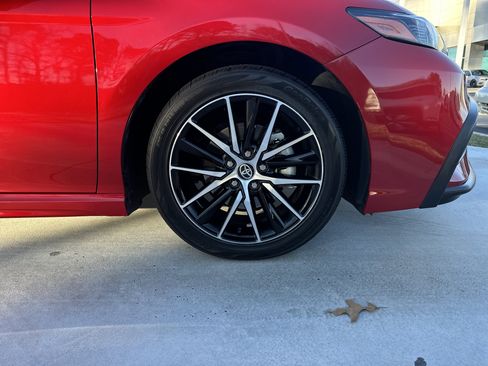 Certified 2022 Toyota Camry SE image 13