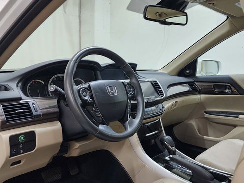 Used 2017 Honda Accord EX-L image 13