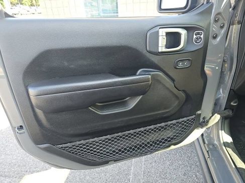 Used 2020 Jeep Wrangler Sport AWD/4WD image 14