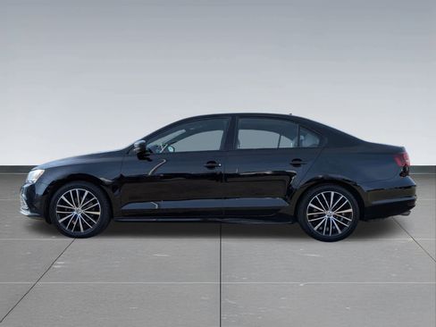 Used 2016 Volkswagen Jetta Sport image 4