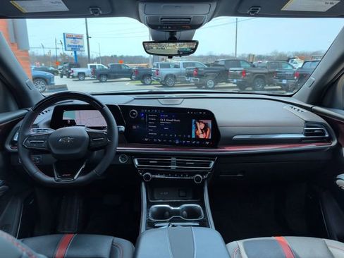 Used 2025 Chevrolet Traverse RS w/ LPO, Floor Liner Package image 15