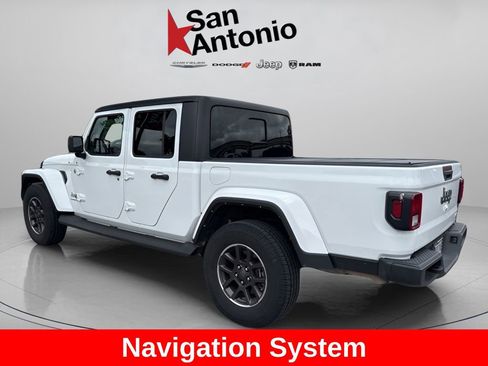 Used 2022 Jeep Gladiator Overland AWD/4WD image 2