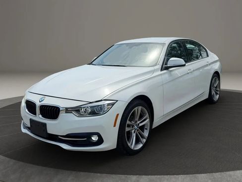 Used 2018 BMW 330i xDrive Sedan AWD/4WD image 2