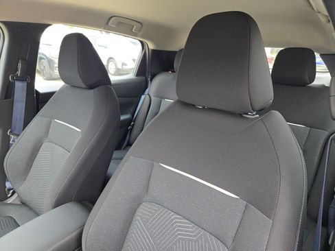 New 2026 Nissan Leaf FWD image 9