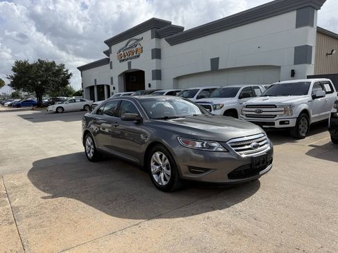 Used 2012 Ford Taurus SEL FWD image 2