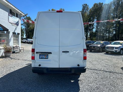 Used 2020 Nissan NV 2500 S image 4