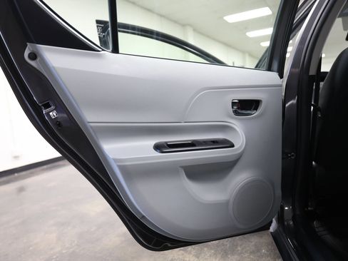 Used 2013 Toyota Prius C Three image 44